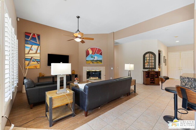 Building Photo - 40870 Avenida Rosario