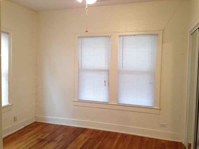 Building Photo - 713 E Elmira St