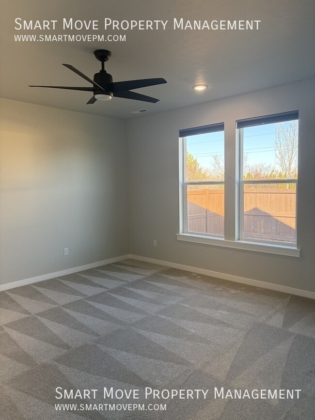 Building Photo - 10000 W La Jolla Dr