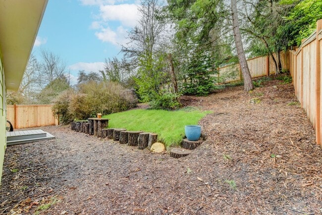 Building Photo - A Fresh, Open Home for a Relaxed Life by the Lake