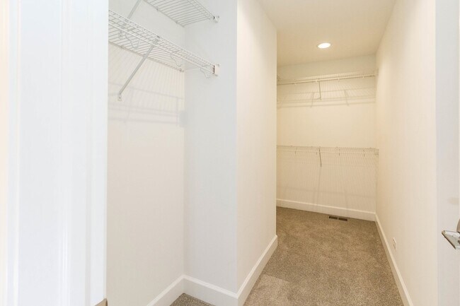 Building Photo - 10723 Clock Tower Dr