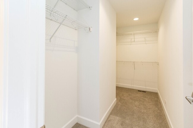 Building Photo - 10727 Clock Tower Dr