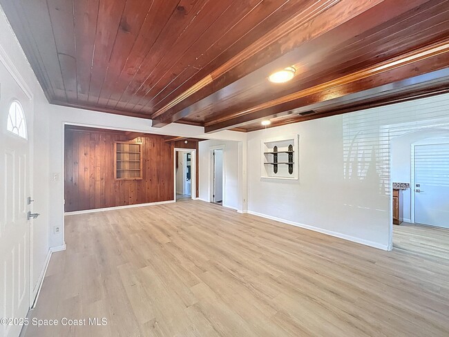 Building Photo - 1500 Highland Ct