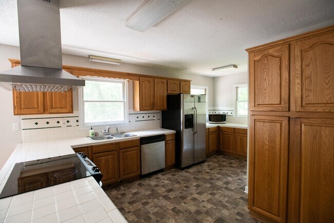 Building Photo - 9100 Nash Ave