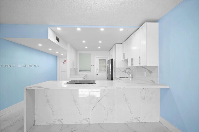 Building Photo - 18601 NE 14th Ave