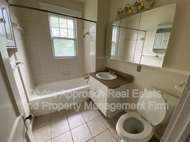 Building Photo - 5001 Farrell Ave