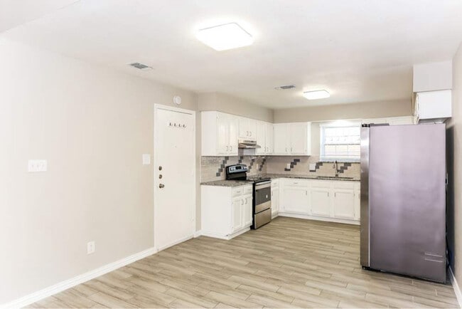 Building Photo - 6227 Hott Springs Dr