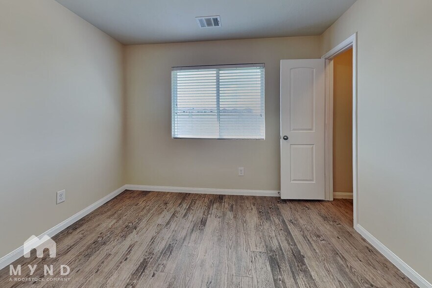 Building Photo - 10119 Berrypatch Ln