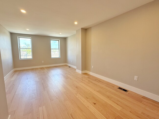 Building Photo - 2302 E Lehigh Ave