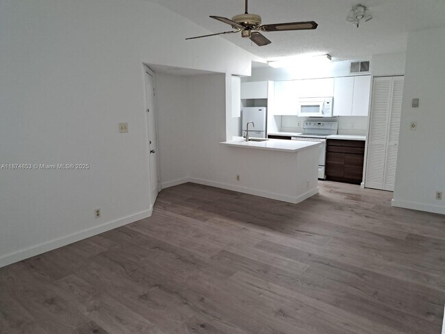 Building Photo - 2946 S University Dr