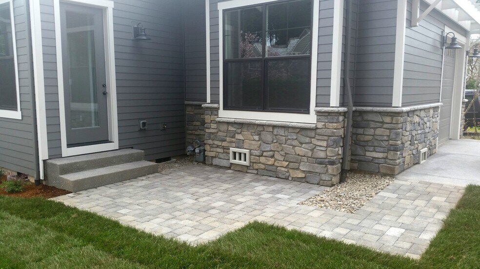 Building Photo - 286 D Ave