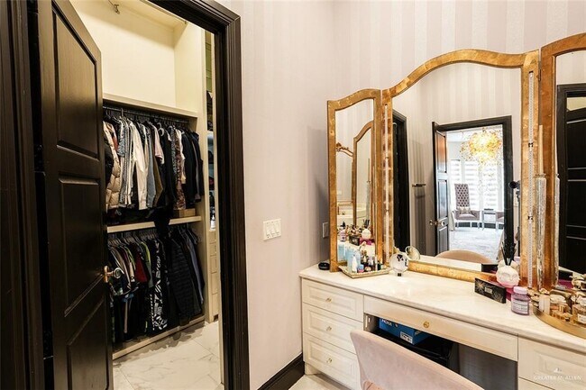 Building Photo - 21 Union Ct