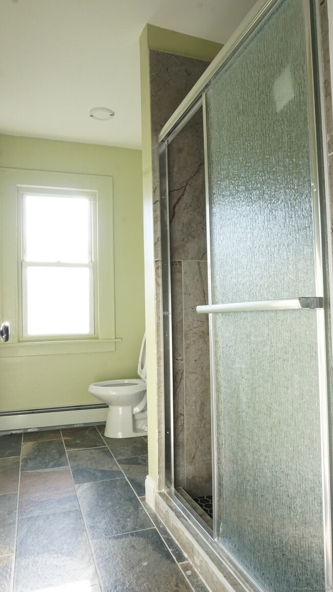 Building Photo - 1621 Stratford Ave