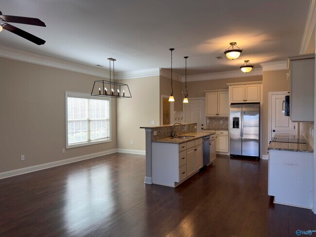 Building Photo - 2444 Bell Manor Dr SW