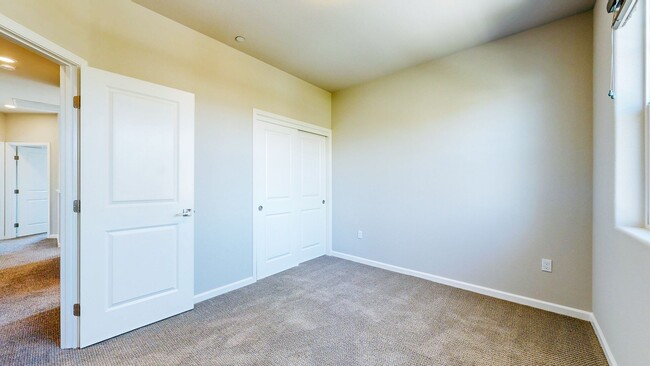 Building Photo - Rare Santa Rosa Four Bedroom house in Desi...