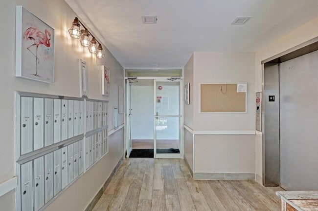 Building Photo - 1820 New Palm Way