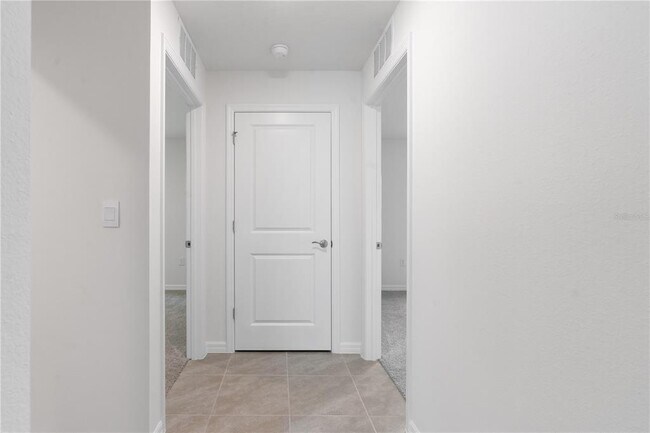 Building Photo - 8666 SW 44th Terrace
