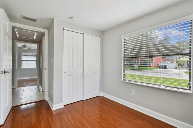 Building Photo - 3901 N Ola Ave