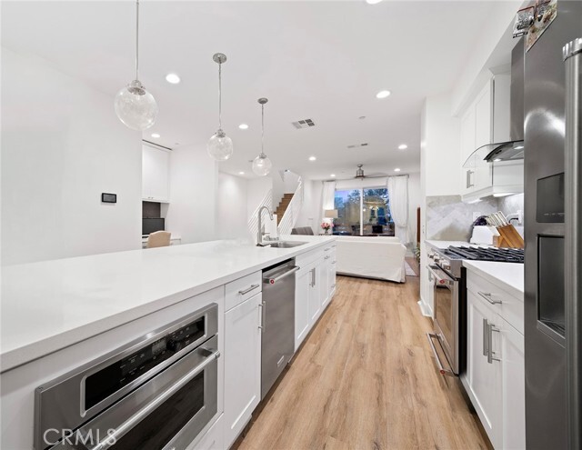 Building Photo - 657 Wedge