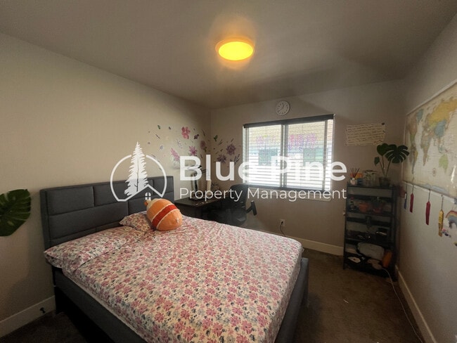 Building Photo - 2886 Sunburst Dr