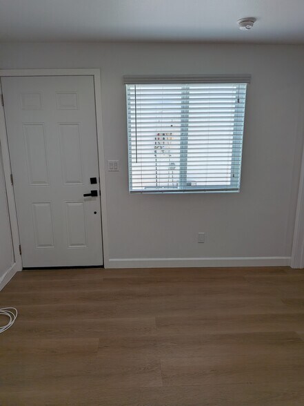 Building Photo - 10720 1/2 Charnock Rd