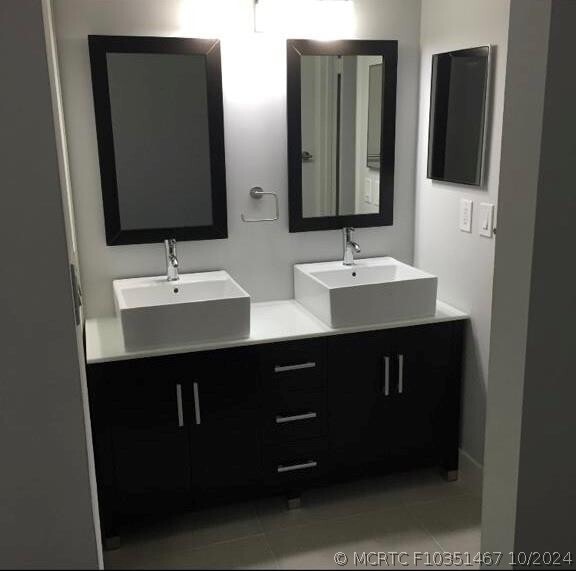 Building Photo - 3343 Carambola Cir S
