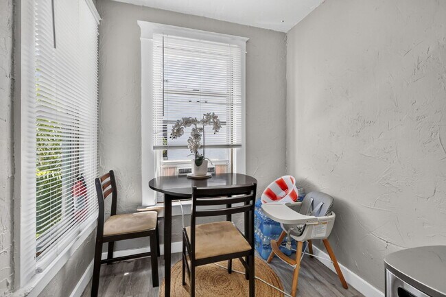 Building Photo - Cozy 1Bed/1Bath Rental in Lake Worth Beach