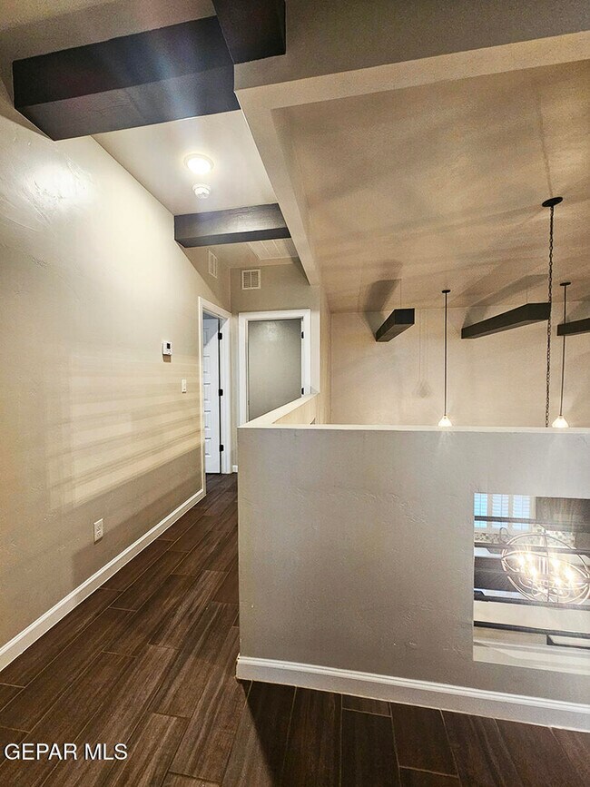 Building Photo - 13185 Tiverton Rd