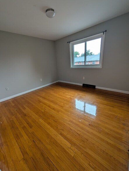 Building Photo - 217 Fairfield St