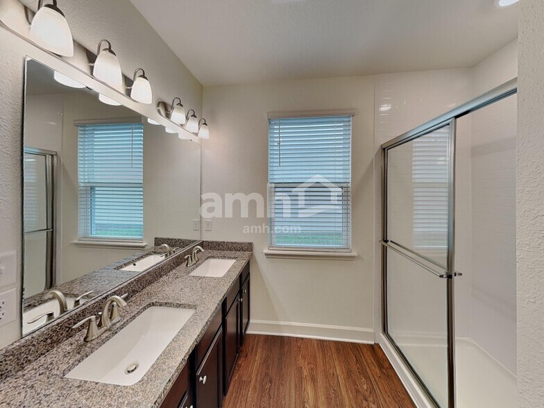 Building Photo - 417 Sandstone Dr