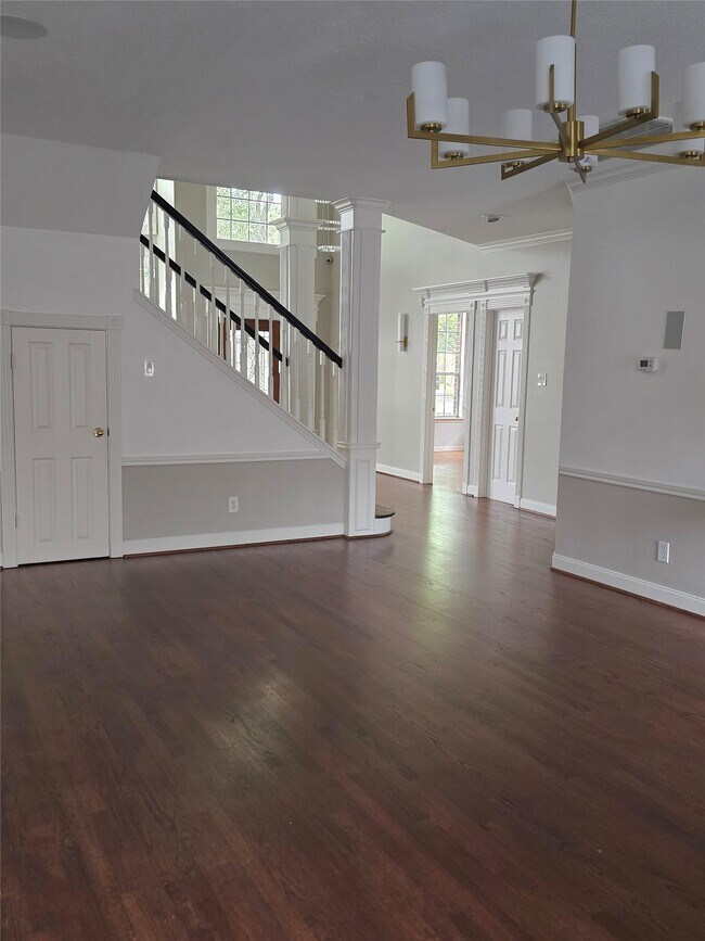 Building Photo - 12018 McKinney Falls Ln