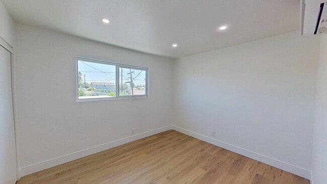Building Photo - 1632 Picadilly Way