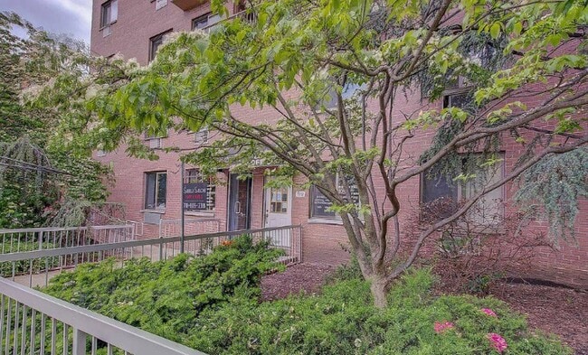 Building Photo - 118-82 Metropolitan Ave