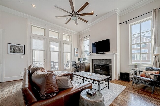 Building Photo - 2524 Sherwin St