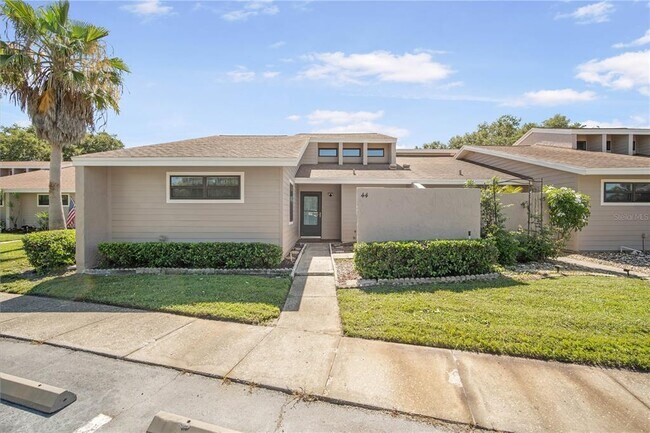 Primary Photo - 5225 Imperial Lakes Blvd