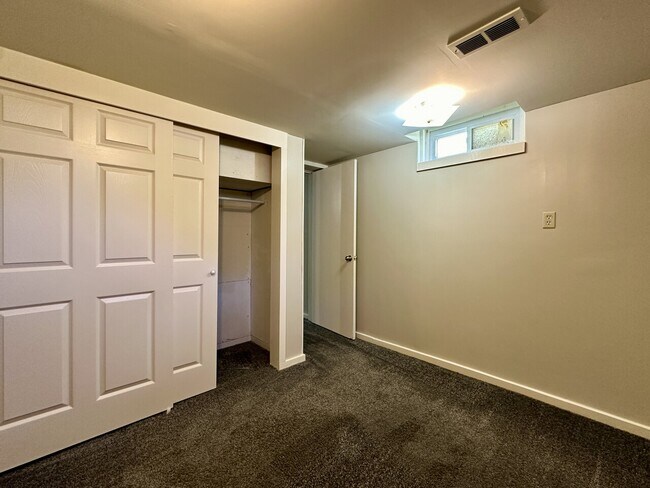 Building Photo - 2415 S Mosley