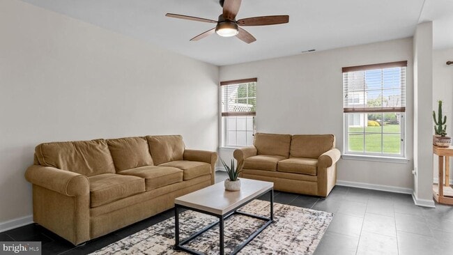 Building Photo - 301 Holly Hill Ct