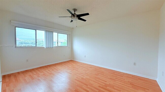 Building Photo - 12651 SW 16th Ct