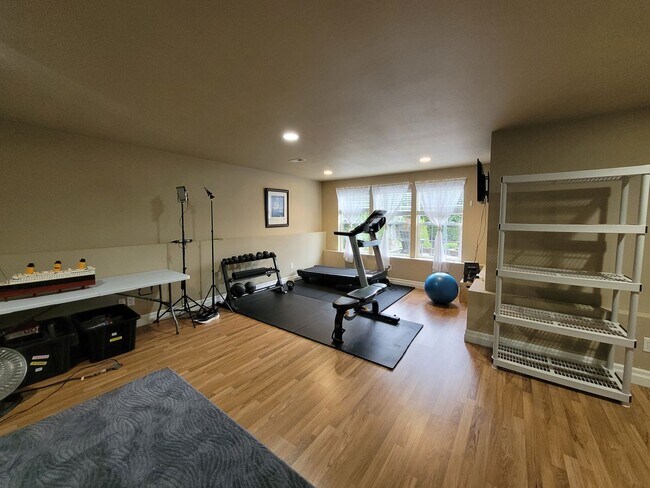 Building Photo - Beautiful Home in Desirable Geneva Neighborhood - 2700 sqft