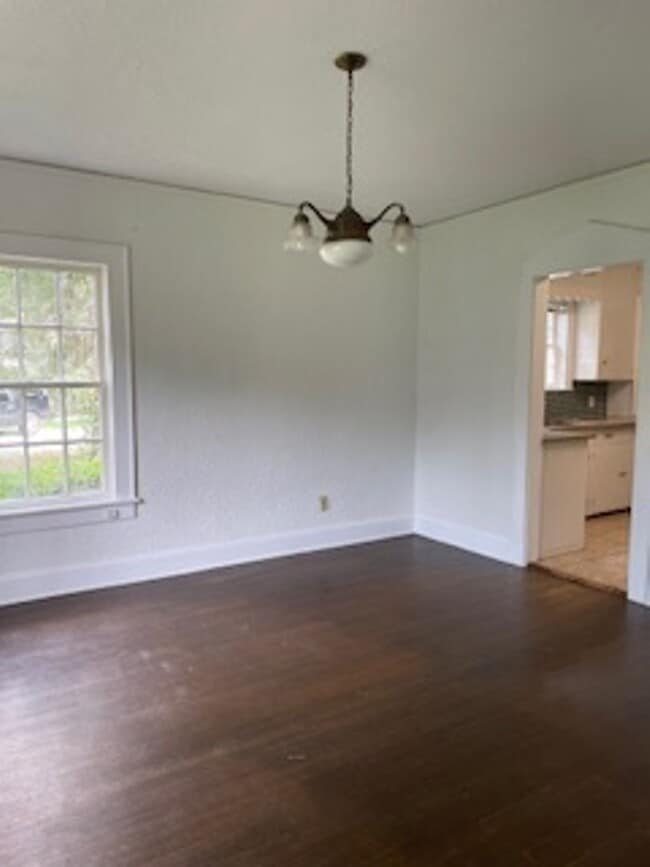 Building Photo - 1539 Isabel Ct