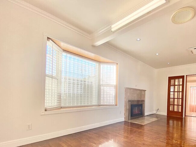 Building Photo - 7400 Radford Ave