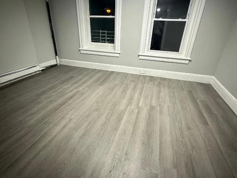 Building Photo - 16 River St