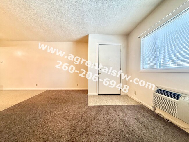 Building Photo - 1002 Lewis Pl