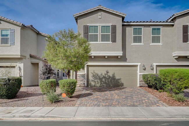 Primary Photo - N Las Vegas Beautiful 3 bedroom townhome w...