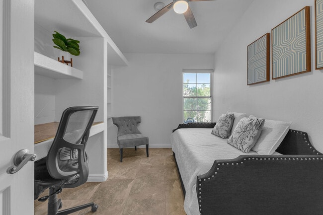 Building Photo - 45460 Coldbrook Ln