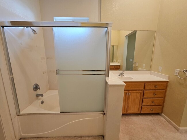 Building Photo - Single story home in Sylvan School District!