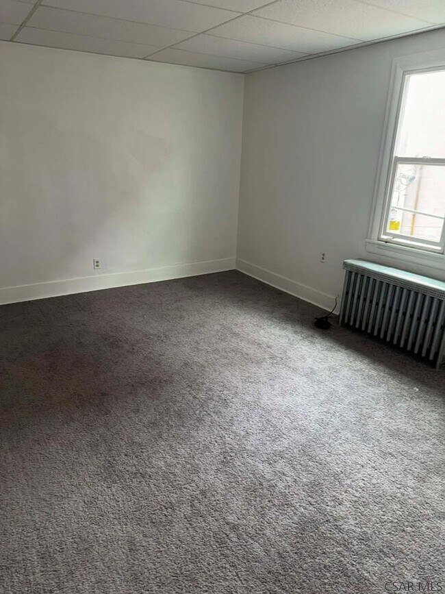 Building Photo - 145 Hudson St