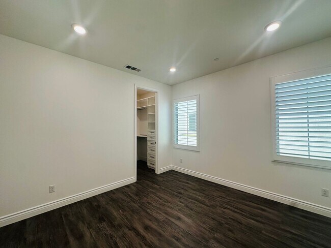 Building Photo - Luxury Estate in Exclusive Gated Community of Orchard Hills