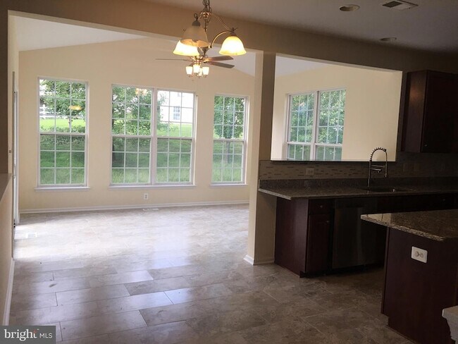 Building Photo - 12910 Belle Meade Trace