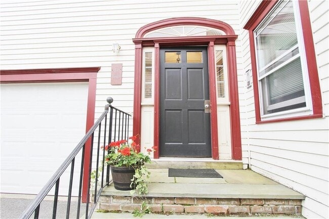 Primary Photo - 31 1/2 Franklin St